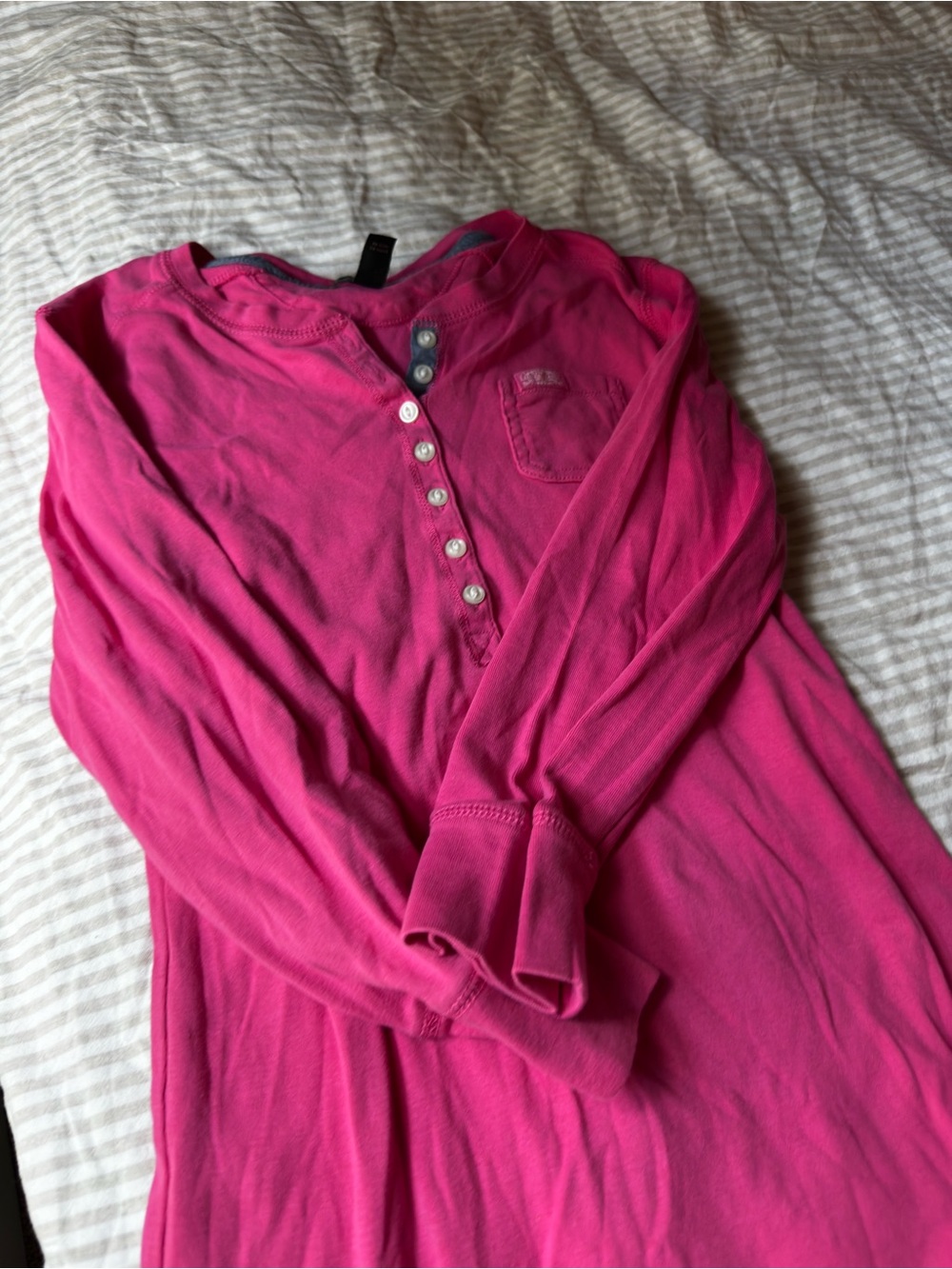 Vintage LRL Women’s Magenta Henley Long Sleeve Top - Picture 4 of 5